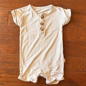 Marlowe & Co short summer romper in fog gray